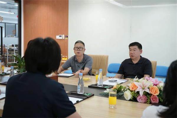 廈門市科學(xué)技術(shù)局局長孔曙光一行蒞臨四信與四信代表座談會圖1